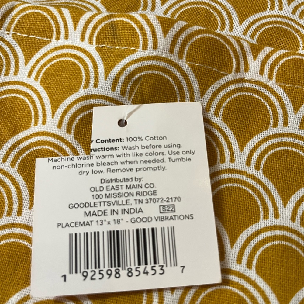 Pattern Placemat and Table Runner Set - Picture 8 of 8